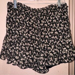 AMERICAN EAGLE | flowy ruffle floral shorts w/ drawstring
